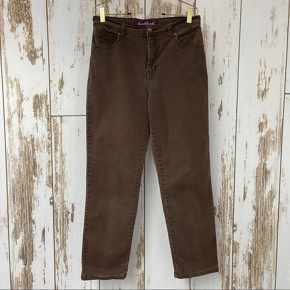 Gloria Vanderbilt Jeans, Size 10 Short.  Brown. Good used condition!